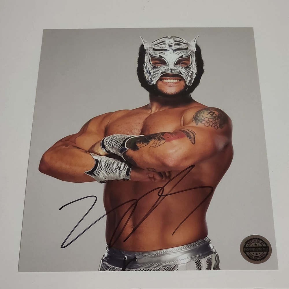 Lince Dorado Pro Wrestling Crate Autographed Photo 8x10 Authentic MLW Signature